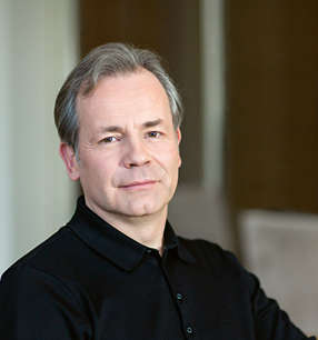 Axel Kober Dirigent · Foto: Susanne Diesner